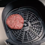 Opskrift på hjemmelavet burger i en airfryer