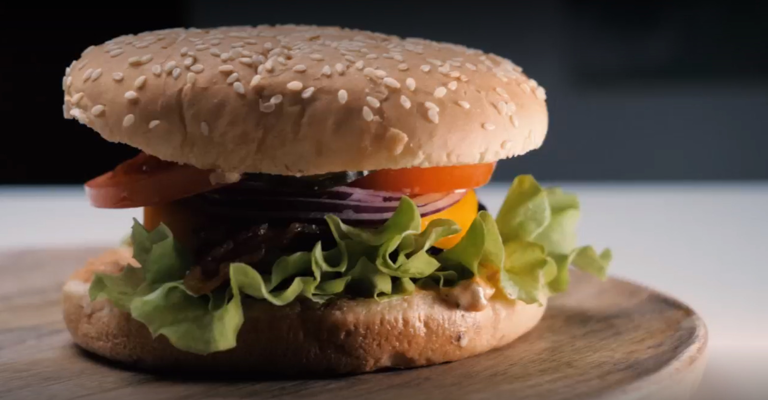 Opskrift på hjemmelavet burger i en airfryer